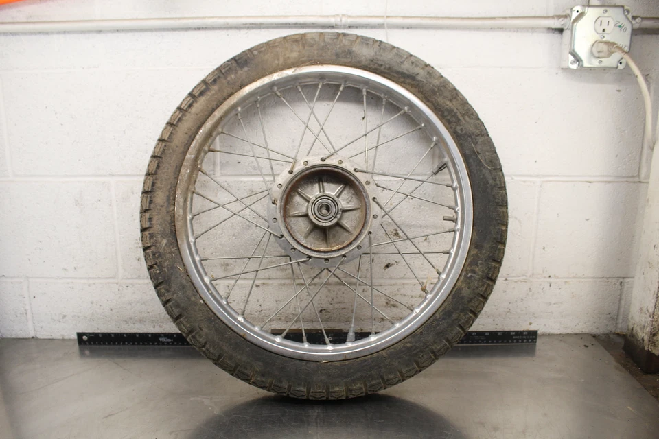 1973 Suzuki GT185 Adventurer REAR BACK WHEEL RIM (3.00-18) B333 - Image 3 of 4