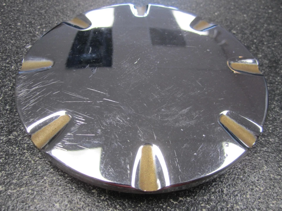 1995-2000 15" Chrysler Cirrus Chrome & Gold tampa central 04695592 2057 - Um (1) - Imagem 2 de 4