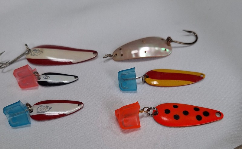 6 USED SPOON LURES DARDEVLE IMP MIDGET LIL DEVLE VIDEO 1 MOTHER OF PEARL SPOON?
