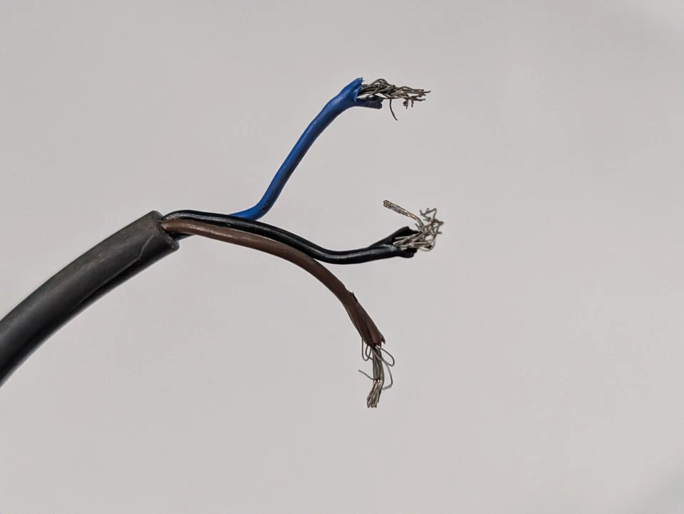 Omron E3F2-DS10Z2-N Diffuse-Reflective Dark-On Photoelectric Sensor Switch - Image 3 of 4