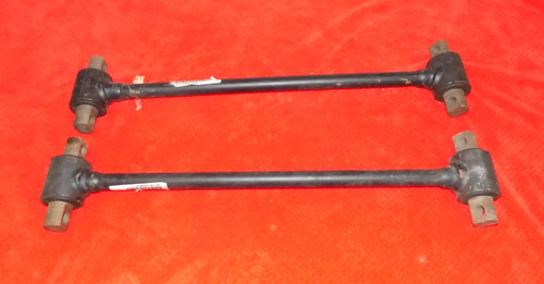 (2) 16-16749-002 FREIGHTLINER TRACKING TORQUE ROD 24.33 FASII AIRLINER II RUBBER