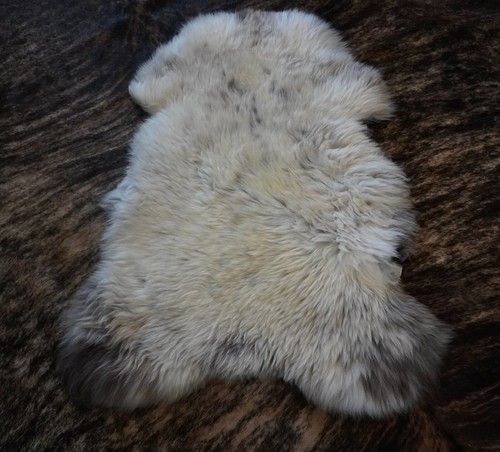 Gorgeous Naturally Textured Irish Sheepskin Rug - Ancient Wool - Naturally Warm - Picture 2 of 10