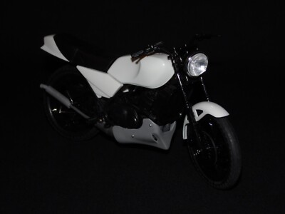 Tamiya, 1/12 Yamaha RD250/350LC Bauch & Rohr Bausatz für Motorrad Modellbausatz