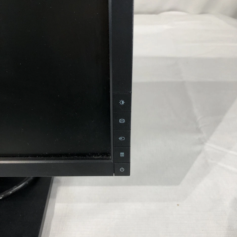 Dell 1909WF 19'' Inch LCD Monitor -With Power And VGA Cables. - Image 2 of 4