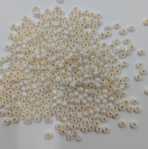 Vintage Glass Seed Beads TOHO Japan Opaque Cream Pearl 8/0 13g          C4-63