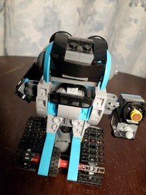Incomplete Creator 3-in-1 31062 Robo Explorer w/working Light Brick