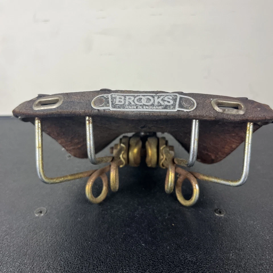 Sillín de cuero Brooks vintage - insignia, rieles cromados - para piezas o restauración Foto 2 de 4