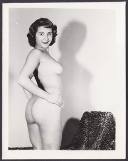 Foto vintage anni '50 Girlie PINUP bella bruna nudo originale in bianco e nero rischioso #3