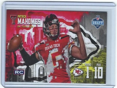 PRO  FOOTBALL  FOCUS  2017  DRAFT   PATRICK MAHOMES  PRO  FOOTBALL  ROOKIE  CARD