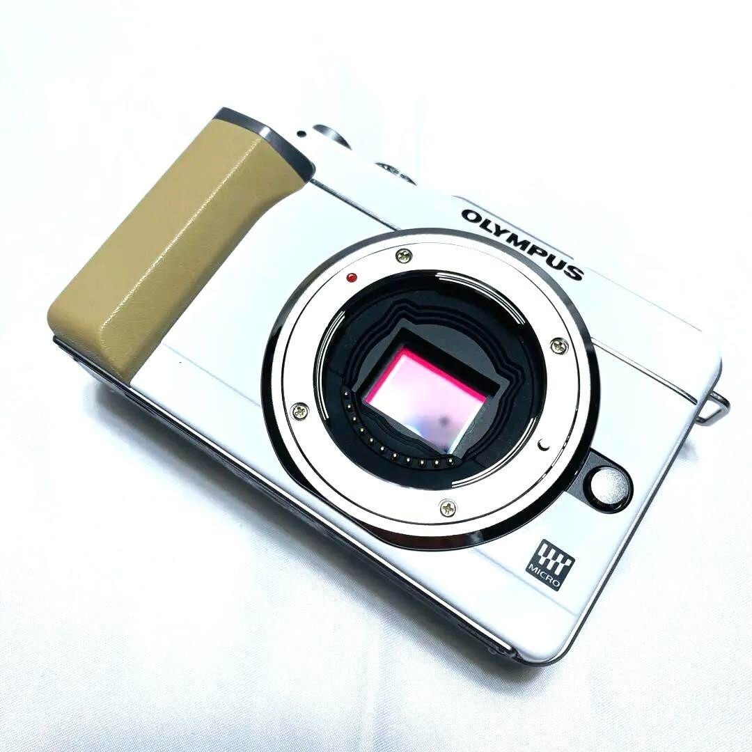 Olympus PEN E-PL1 White Lens M.ZUIKO 14-42㎜ 1:3.5-5.6