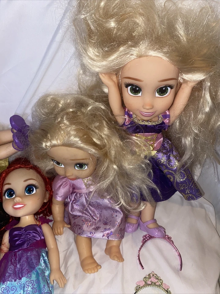 Lote Usado Muñecas Princesa Disney JAKKS Pacific Ariel Rapunzel Jazmín y Bella Foto 4 de 4