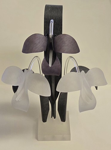 Vintage MCM Lily Black and Clear Frosted Lucite Sculpture Floral Centerpiece