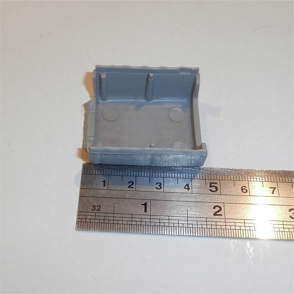 Corgi Toys  438 Land Rover Grey Plastic Canopy - Image 3 of 4