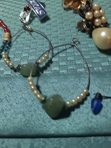 JUNK DOOR JEWELRY AND ODDS AND END NO MATCHES FOR SOME EARRINGS - Picture 22 of 24