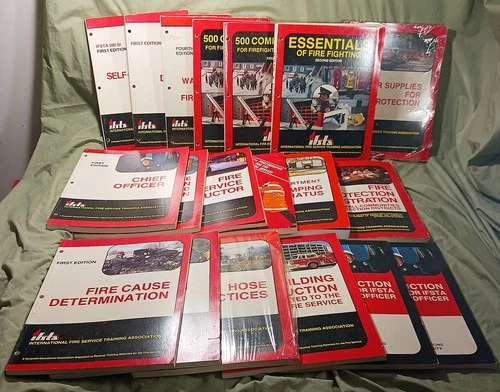 19 VINTAGE IFSTA SMALL TOWN FIREFIGHTER FIRE FIGHTING SELF INSTRUCTION BOOKS LOT