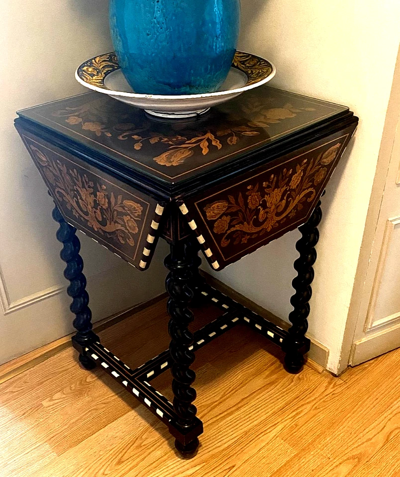 Table hollandaise ancienne à marqueterie florale - Photo 3/4