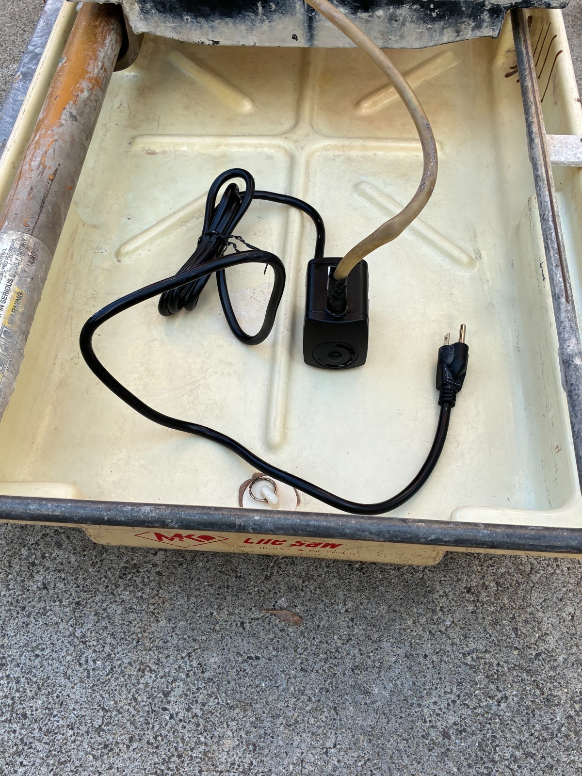 TILE SAW MK 101 series with diamond blade and in great shape