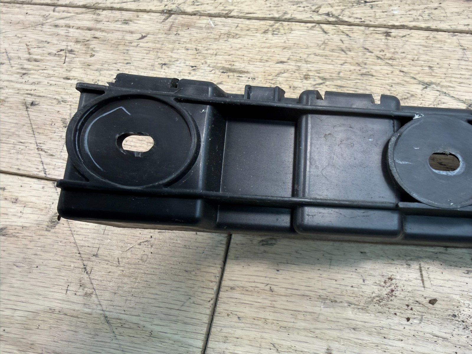 2013 BENTLEY CONTINENTAL GT OEM REAR RIGHT SIDE BUMPER BRACKET 3W3807864
