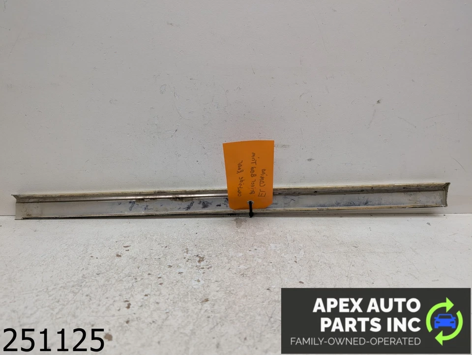 OEM 1979 Chevrolet El Camino 3.9L Left Driver LH Outter Bed Trim Foto 4 de 4