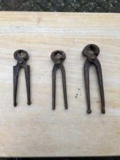 A Selection Of 3 Small Vintage Pinchers
