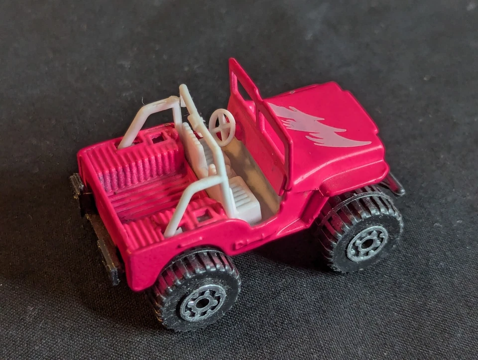 Vintage MATCHBOX Jeep 4x4 Pink/White 1981 1:59 - Image 2 of 4
