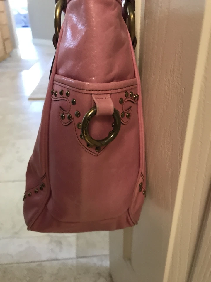Cartera Isabella Fiore de cuero rosa Foto 3 de 4