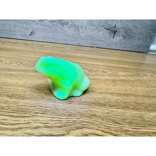 Vintage Fenton Uranium Glass Frog Figurine Glows Under UV Light 4”