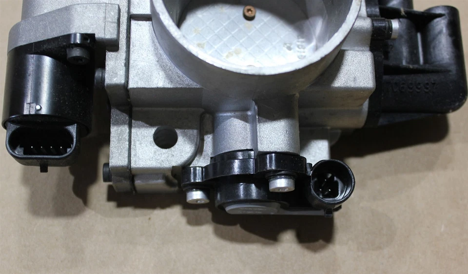 Cuerpo del acelerador 89-91 Grand Am 2,3 L 4 cilindros Beretta Corsica GM 17090054 OEM de fábrica Foto 4 de 4