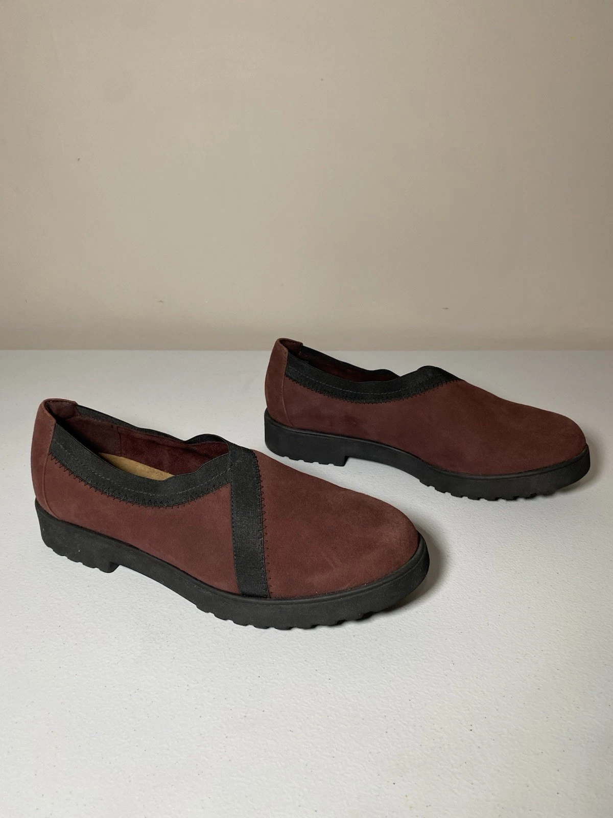 NUOVE scarpe Clarks donna 9 M Bellevue mocassino cedro scamosciato comode slip on casual