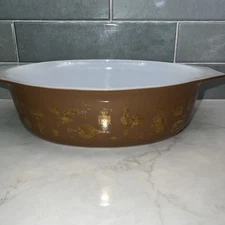 Pyrex Early American Brown & 22 K Gold #045, 2.5 Qt Oval Casserole DISH VINTAGE