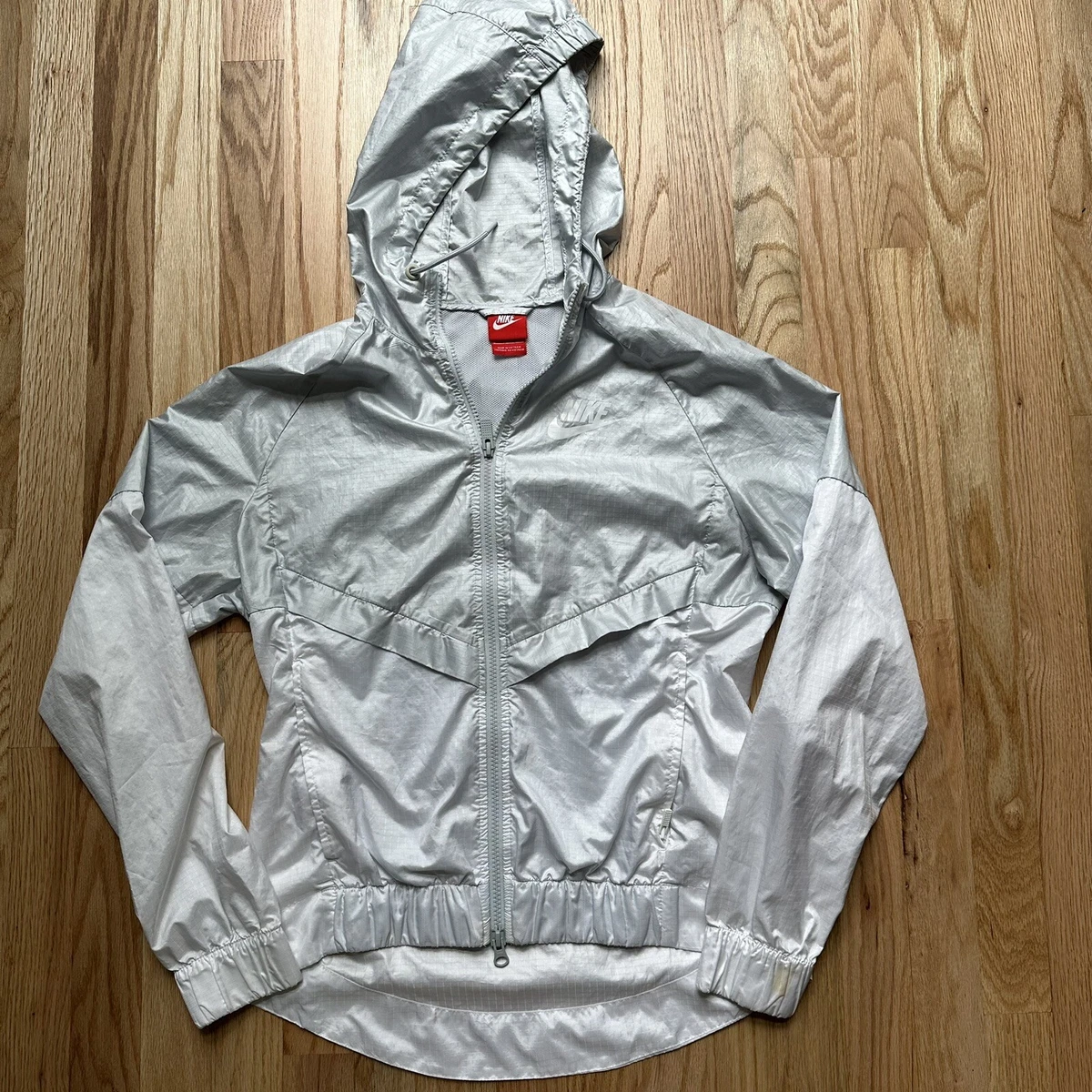 Silver hotsell nike windrunner
