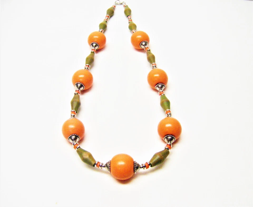 Collar/pulsera/pendientes redondos naranja con cuentas de madera ovaladas verde oliva Foto 3 de 4