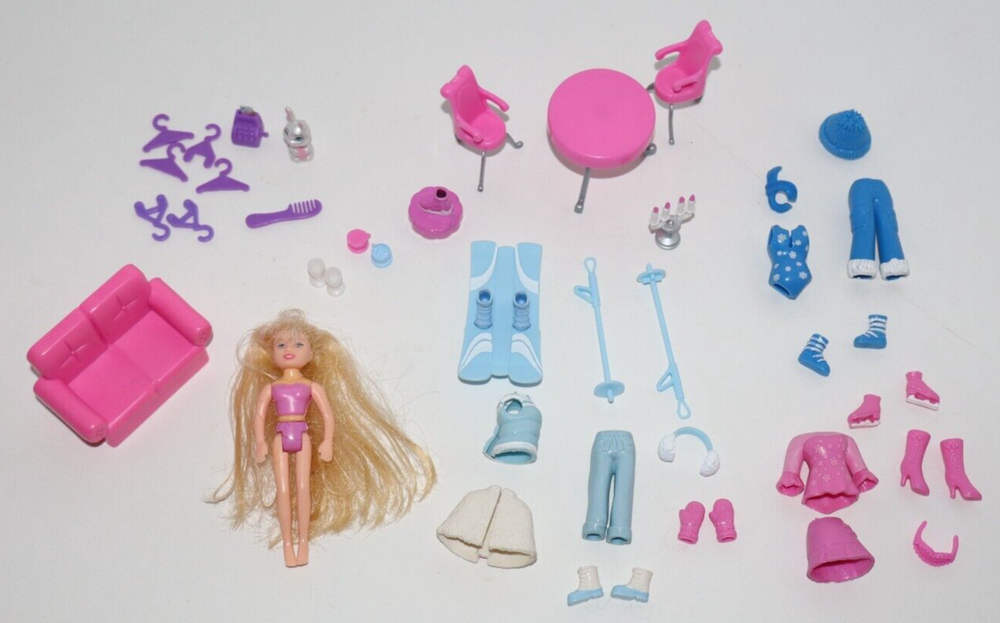 2005 POLLY POCKET Snow Cool Hotel Ski Resort Winter Accessories & 1 Doll
