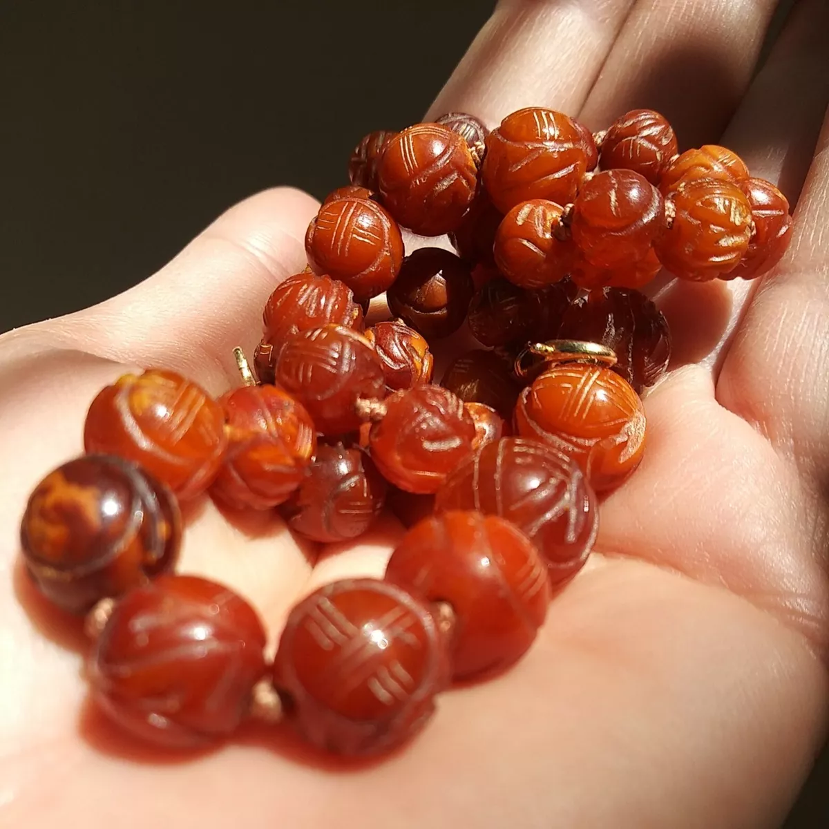 Chinese Old Hand Carved Natural Butterscotch Amber Beads Necklace 46cm 22g