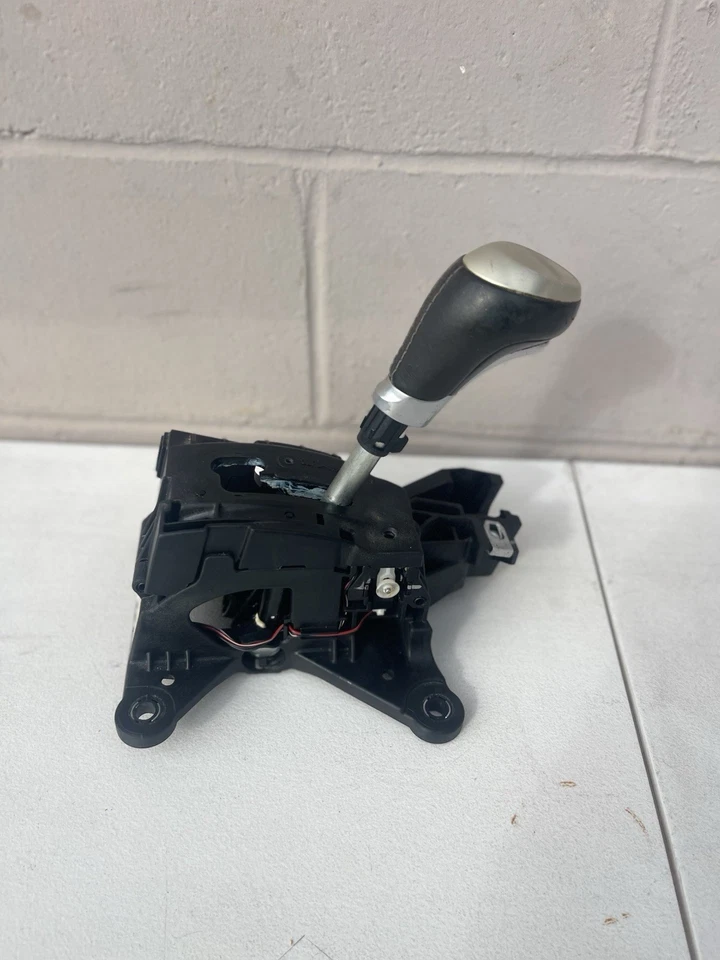 16-24 CHEVROLET CAMARO AUTOMATIC TRANSMISSION GEAR SHIFTER SELECTOR LEVER OEM - Image 2 of 4