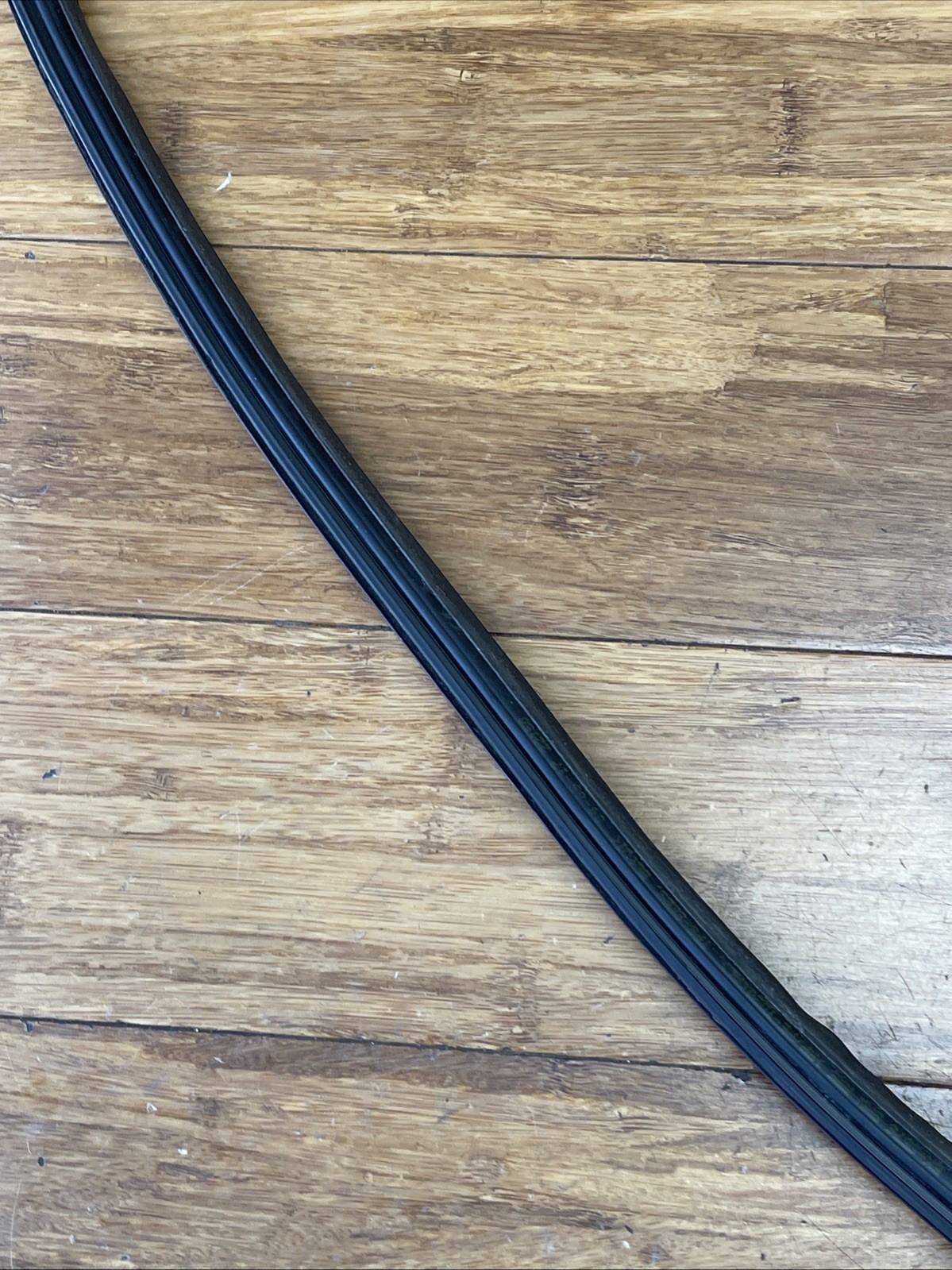 2017-2023 Rolls Royce Dawn RR6 Front Left Door Joint Weather Strip Seal OEM