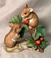 Home Interiors "Tiny Tales" Mice & Berries Ceramic Figurine 