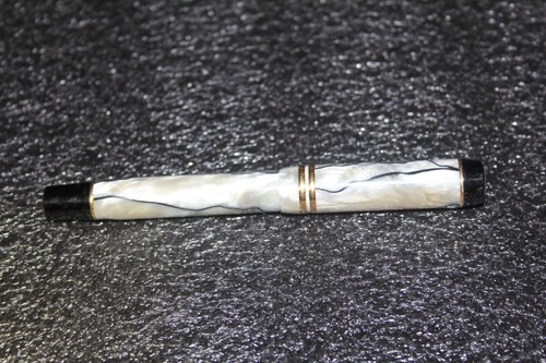 Duofold Special Fountain Pen 18ct Gold Nib Writing Pearl & Black - Picture 4 of 23