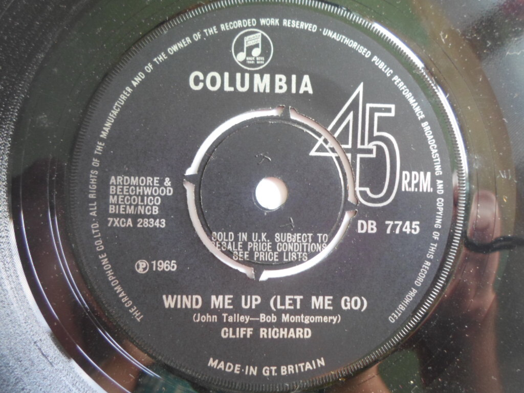 Cliff Richard Wind Me Up Let Me Go 7