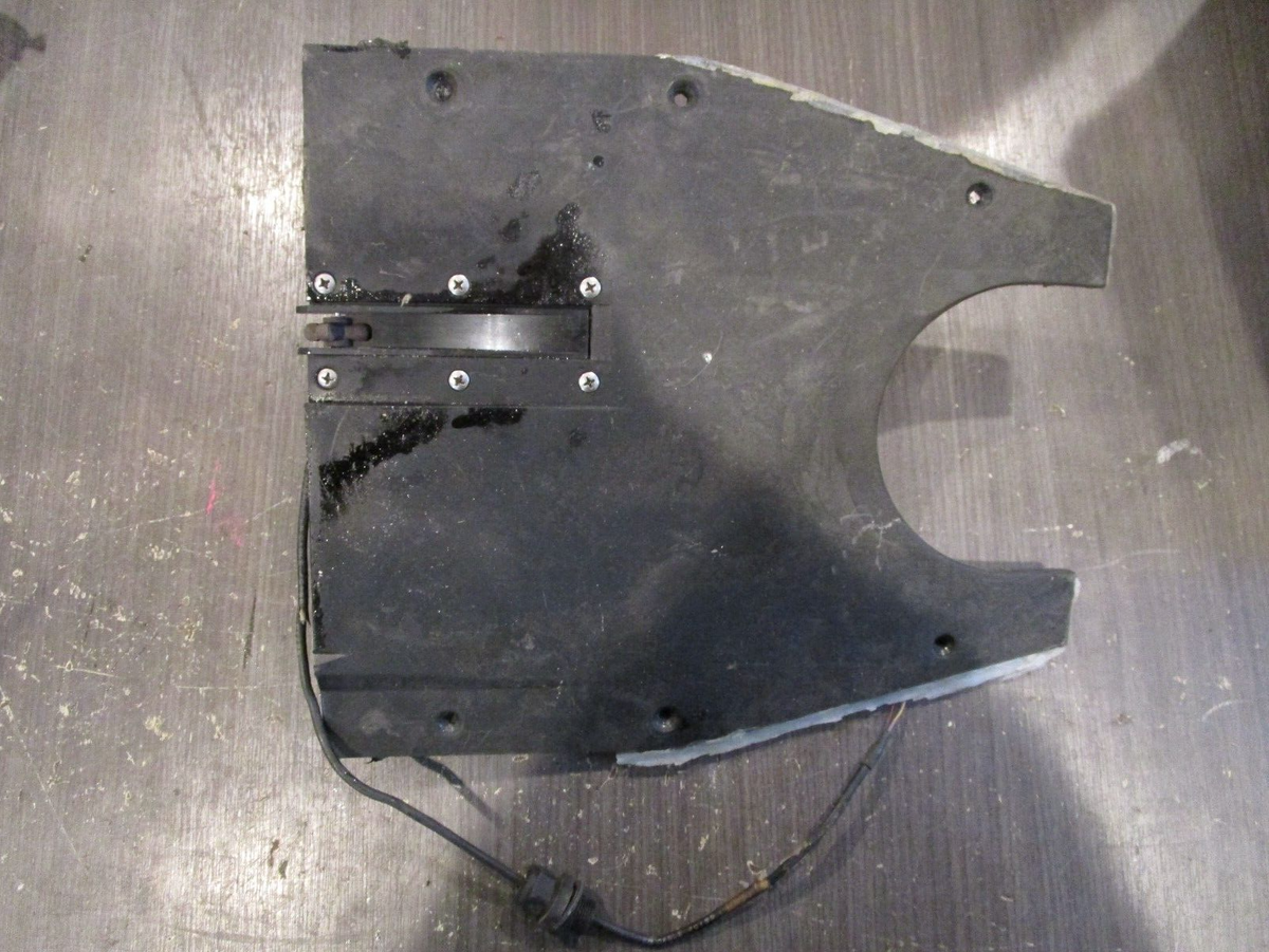 98 SEADOO SPORTSTER 1800 LEFT SIDE RIDE PLATE SHOE LH W/SPEED