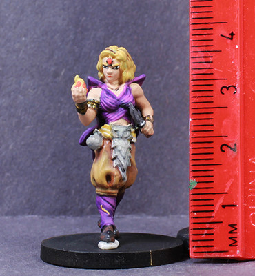 Hand Painted  Cast n Play Dungeons and Dragons Female Fire Sorceress RPG