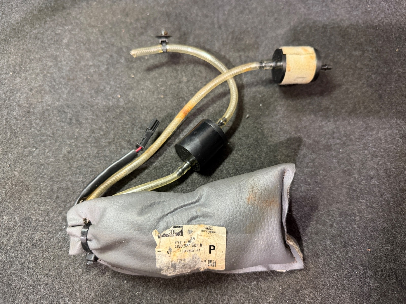 Bentley Flying Spur 2014-2018 Front Upper Air pump P/N 4W0881503