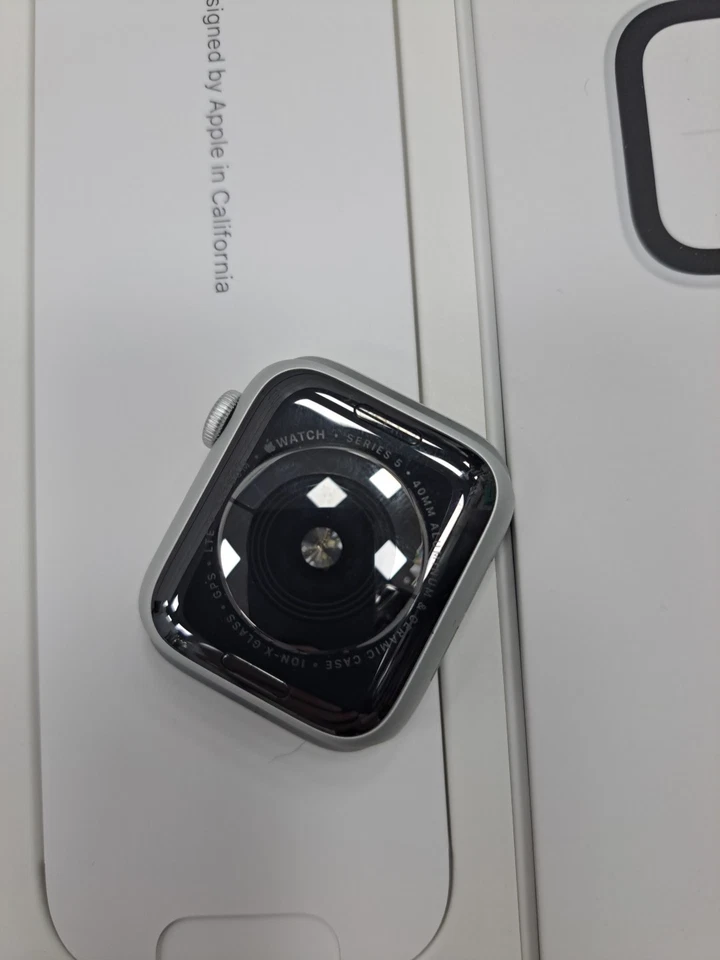 Apple Watch Series 4 GPS+Cellulare 40mm Argento Cinturino White. - Immagine 4 di 4