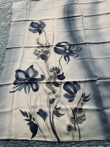 100% Silk Scarf. Hand painted. Made In Poland Jedwab Polski Melanowek. NIB. 
