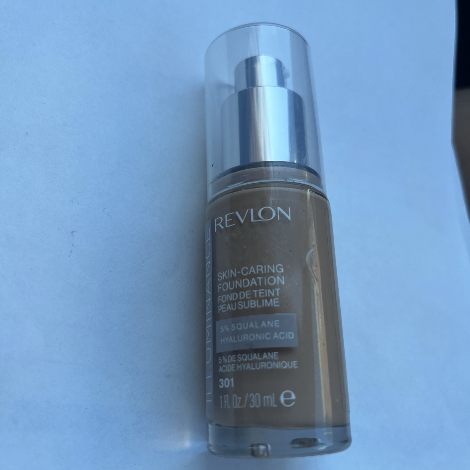 301 Cool Beige. Revlon Illuminance  Skin Caring Foundation Hyaluronic Acid.