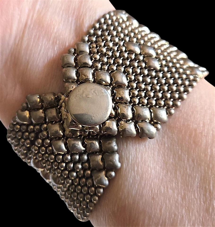 Brazalete brazalete antorcha de cadena de bola de metal fundido artesanal vintage años 70 fusionado en zig zag Foto 3 de 4