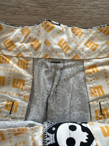 Loudmouth Golf Shorts~Paisley Skull & Crossbones Black &White Size 36 EUC - Picture 3 of 7