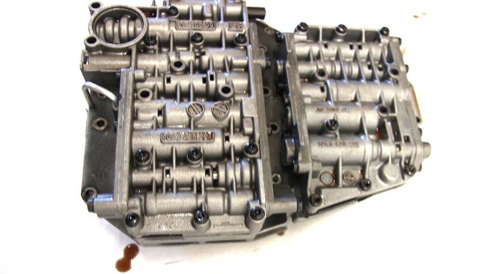 UNIDAD DE CONTROL MECATRÓNICA CUERPO VÁLVULA TRANSMISIÓN AUTOMÁTICA BMW OEM E30 325IX Foto 2 de 4