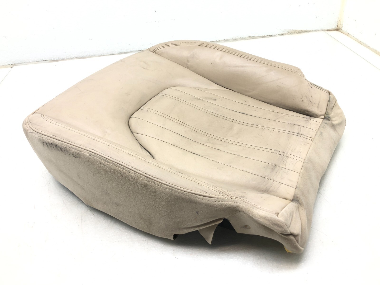 2014-2019 MASERATI GHIBLI S RIGHT PASSENGER FRONT SEAT LOWER CUSHION OEM.