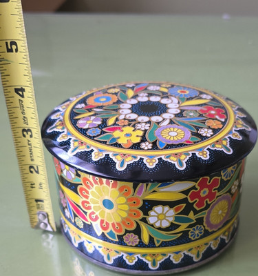 Daher Floral Pattern Round Tin Container with Lid, Made in England, 3 in